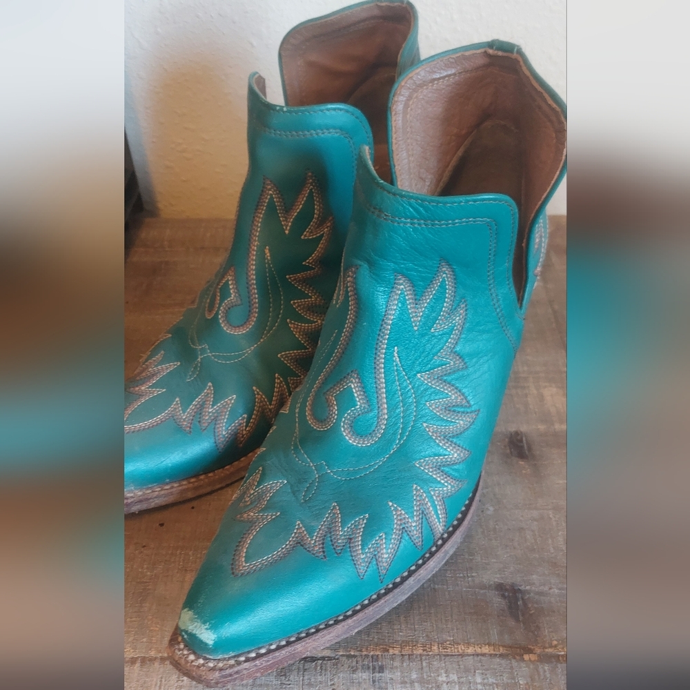 Ariat Dixon ankle booties teal